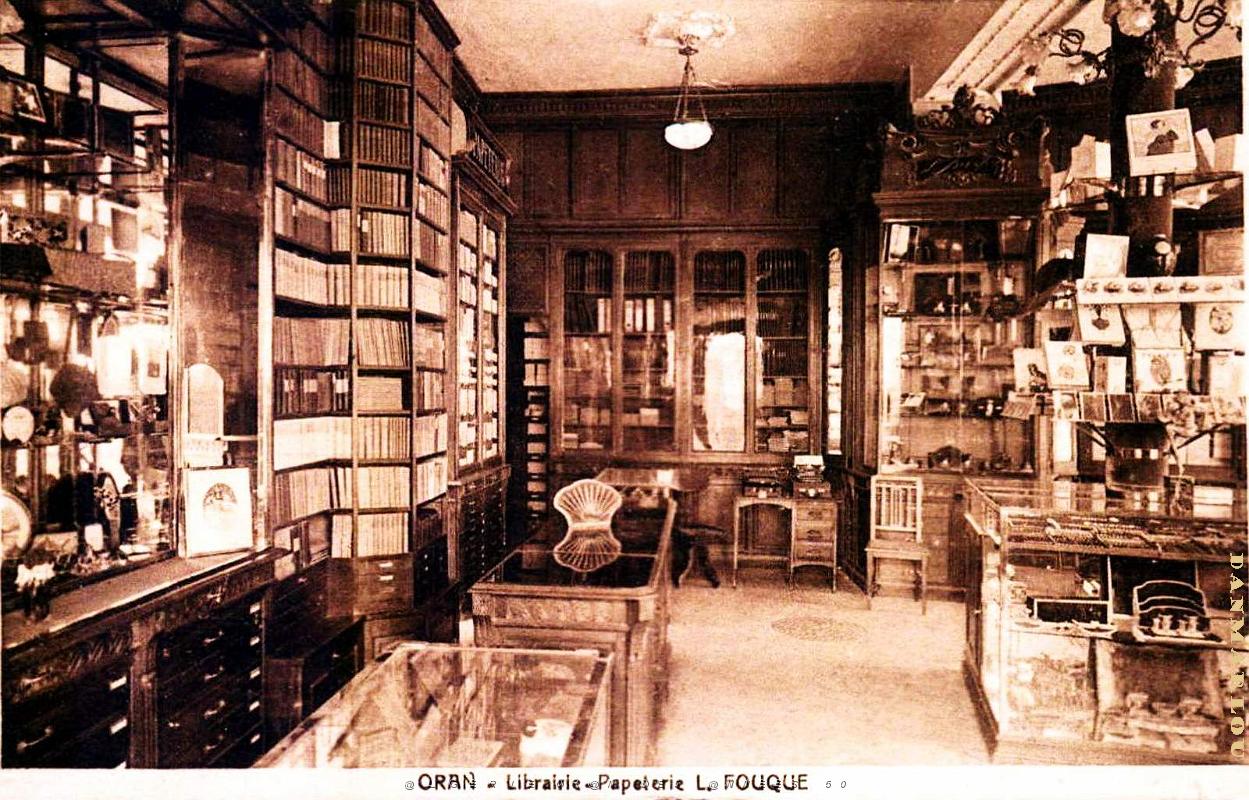 Oran - Place Villebois-Mareuil - Librairie Fouque.jpg